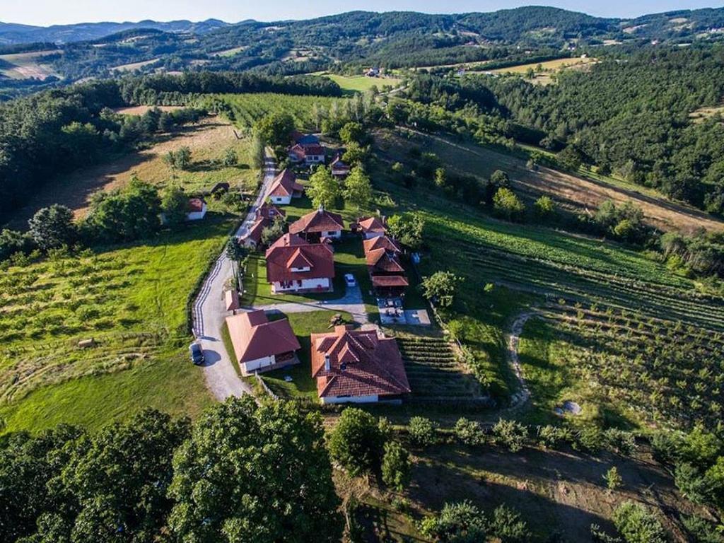 Etno Selo Rajski Konaci Leusici Luaran gambar